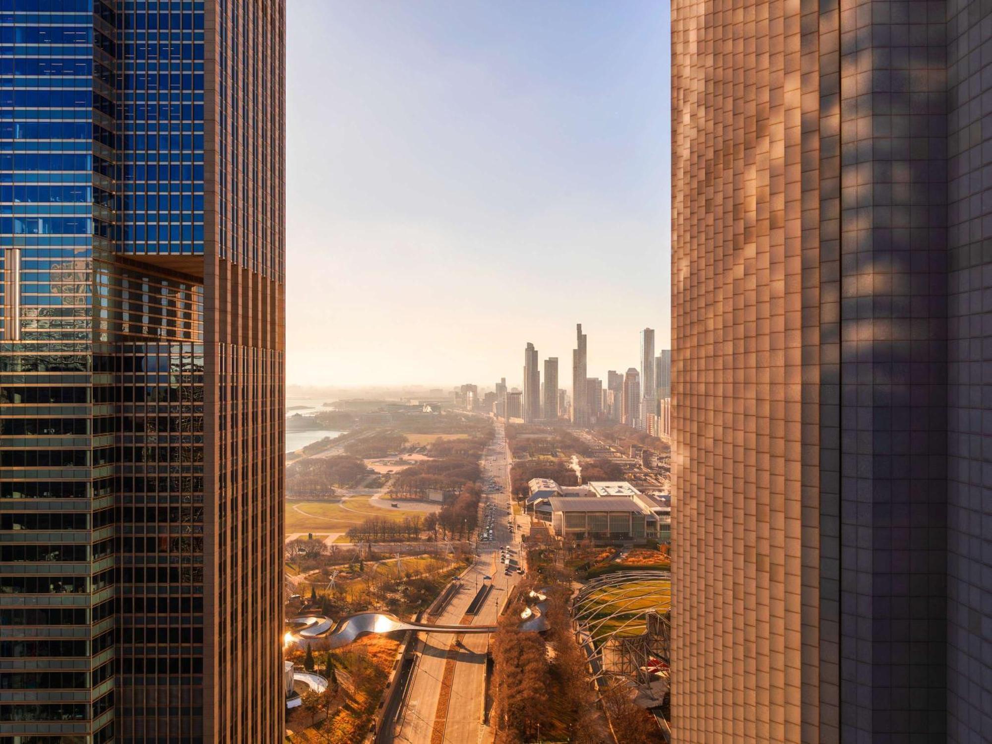 Fairmont Chicago Millennium Park Hotel Exterior photo